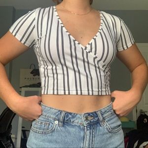 PacSun Basic White Crop Top